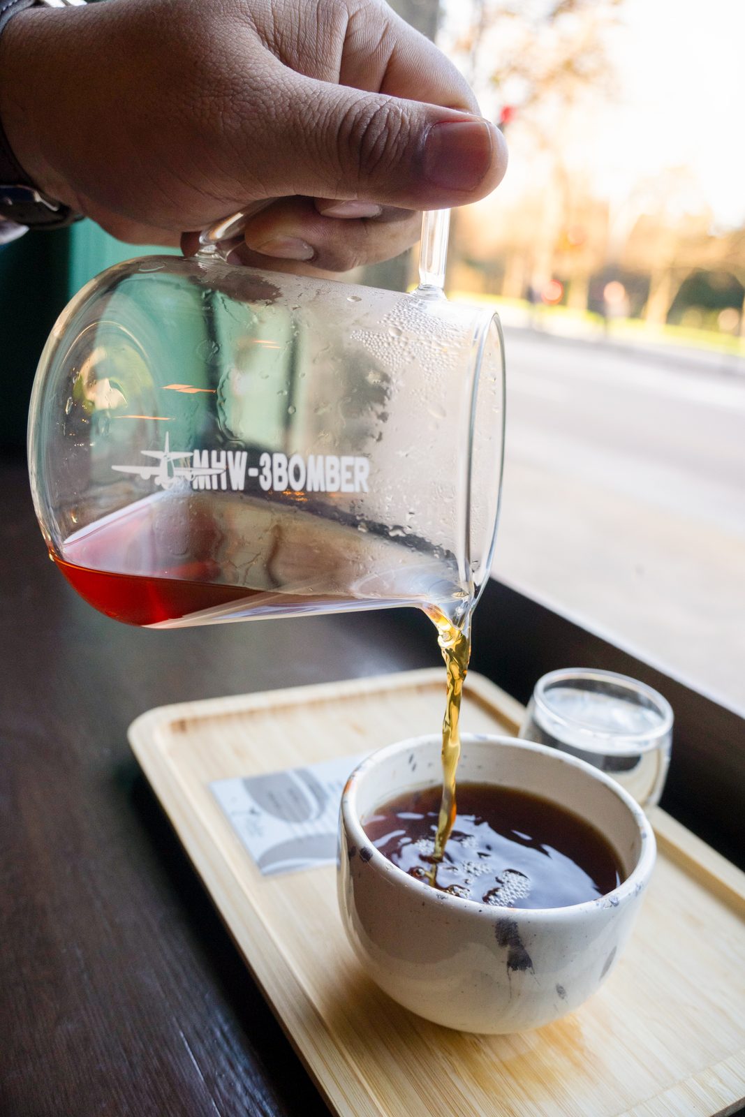 Té artesanal servido en taza cerámica - cafetería Dulce Néctar Gijón